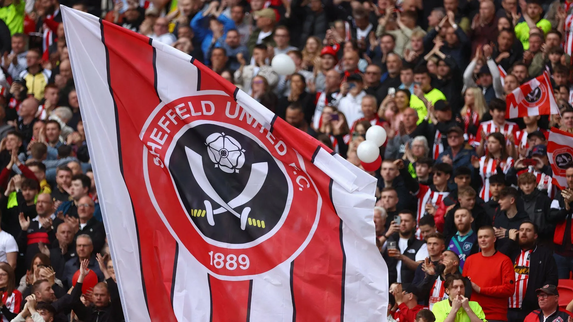 Cờ Sheffield United tại sân vận động Wembley, nơi diễn ra trận chung kết playoff Championship