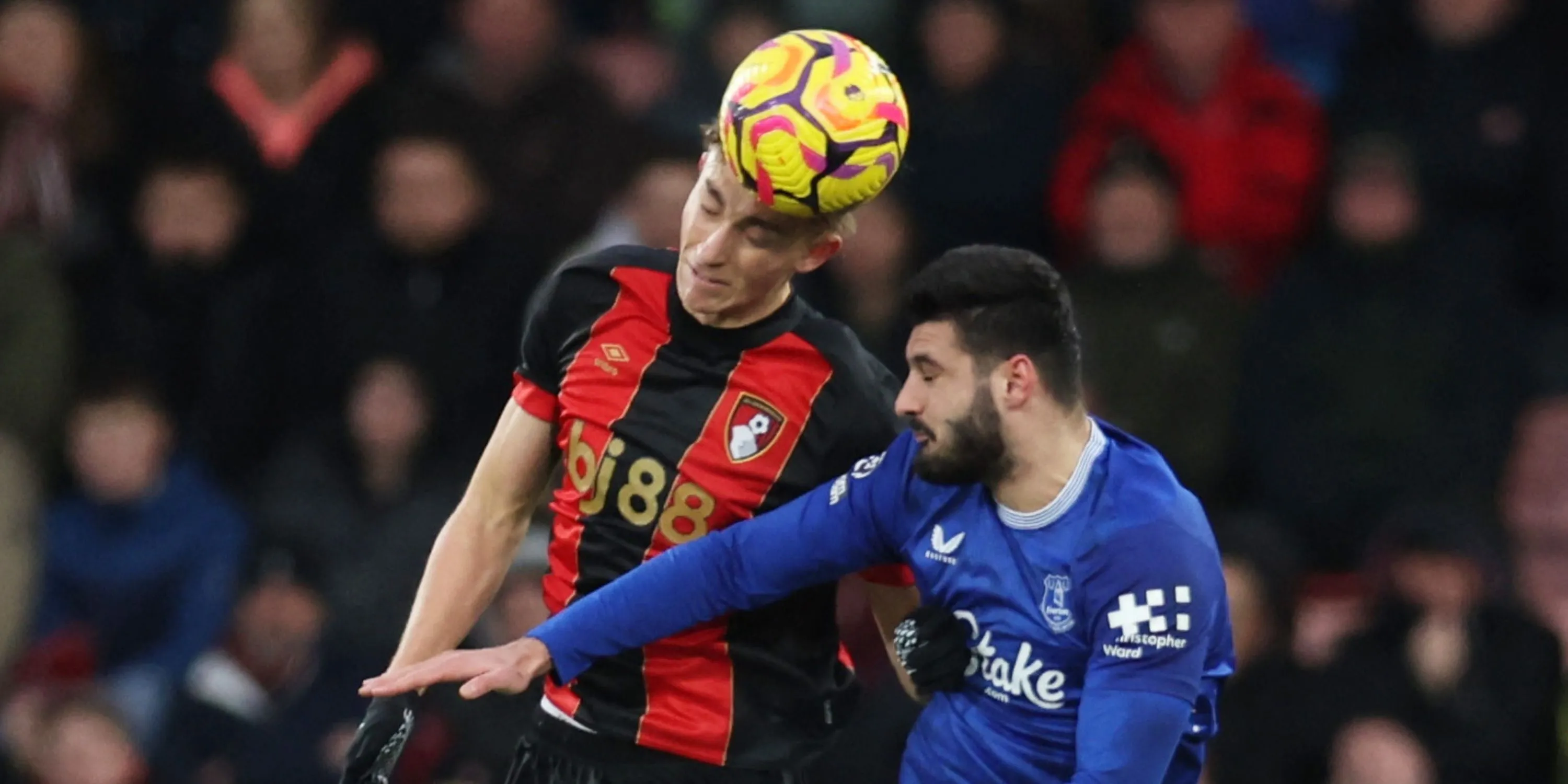 Hậu vệ Dean Huijsen của Bournemouth, người đang được Ali Barat thúc đẩy gia nhập Chelsea.