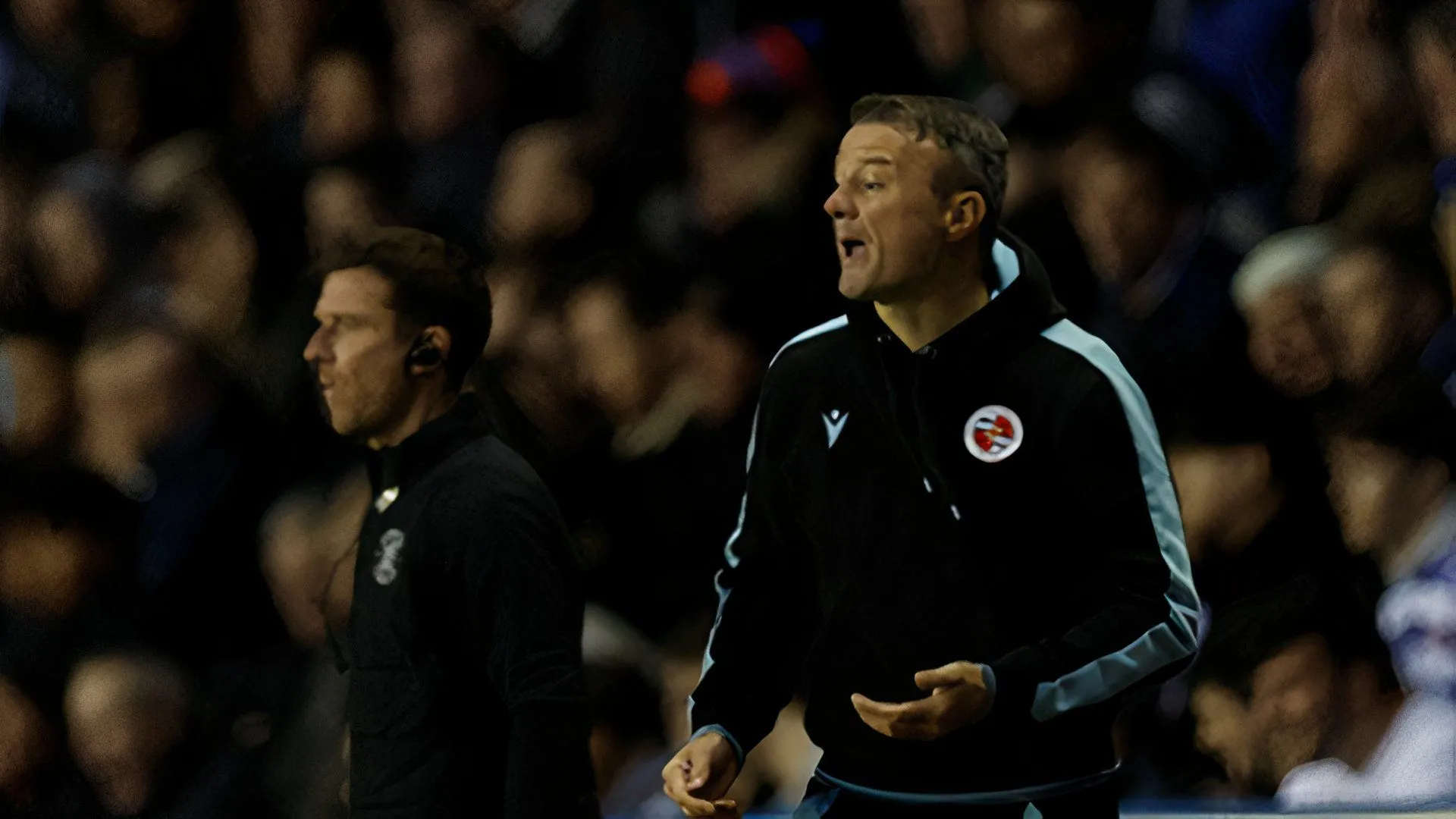 Huấn luyện viên Noel Hunt của Reading FC