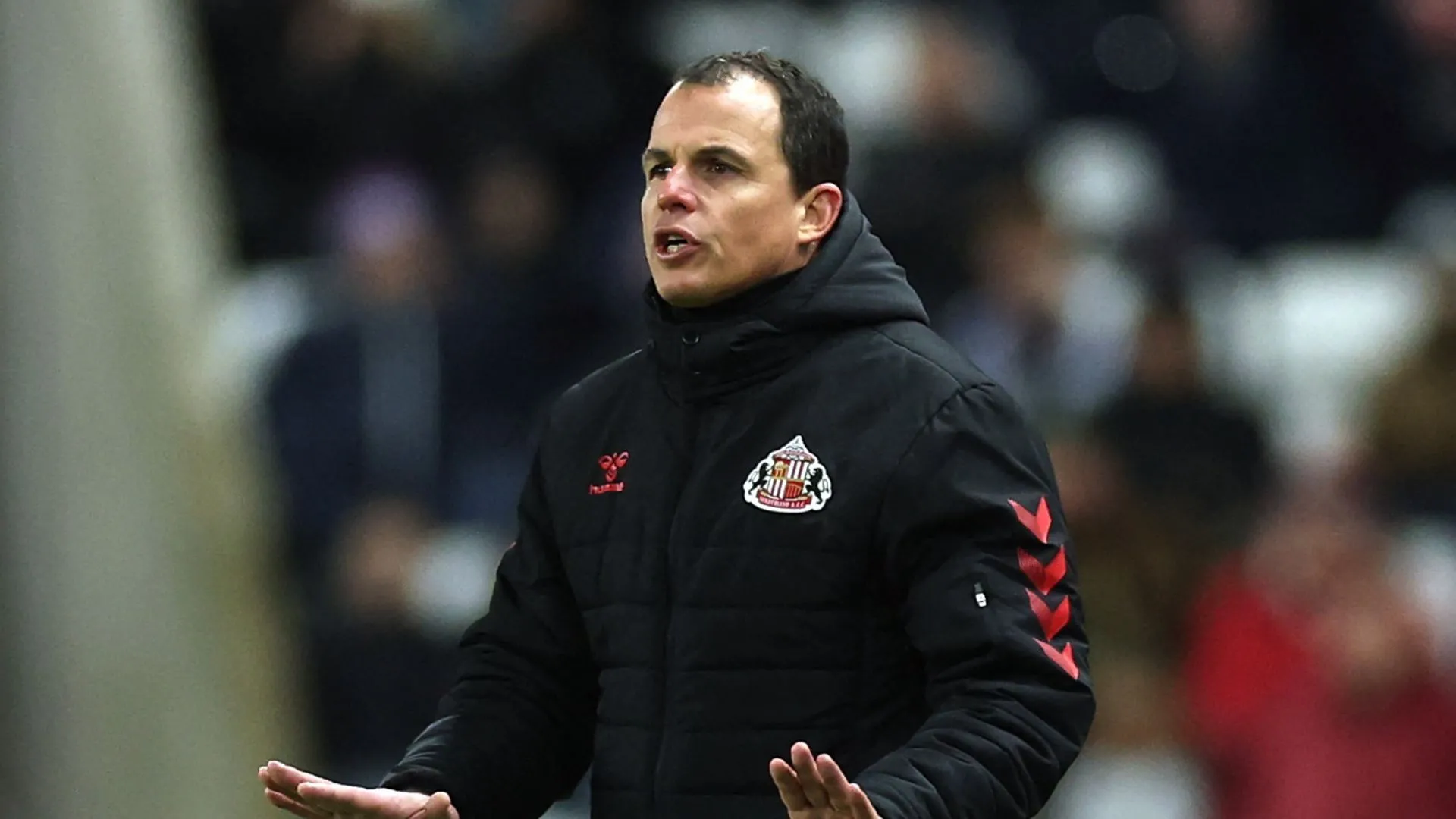 Huấn luyện viên Regis Le Bris của Sunderland, người đang đối mặt với những lo ngại về tình hình chấn thương của đội hình trước trận chung kết play-off.