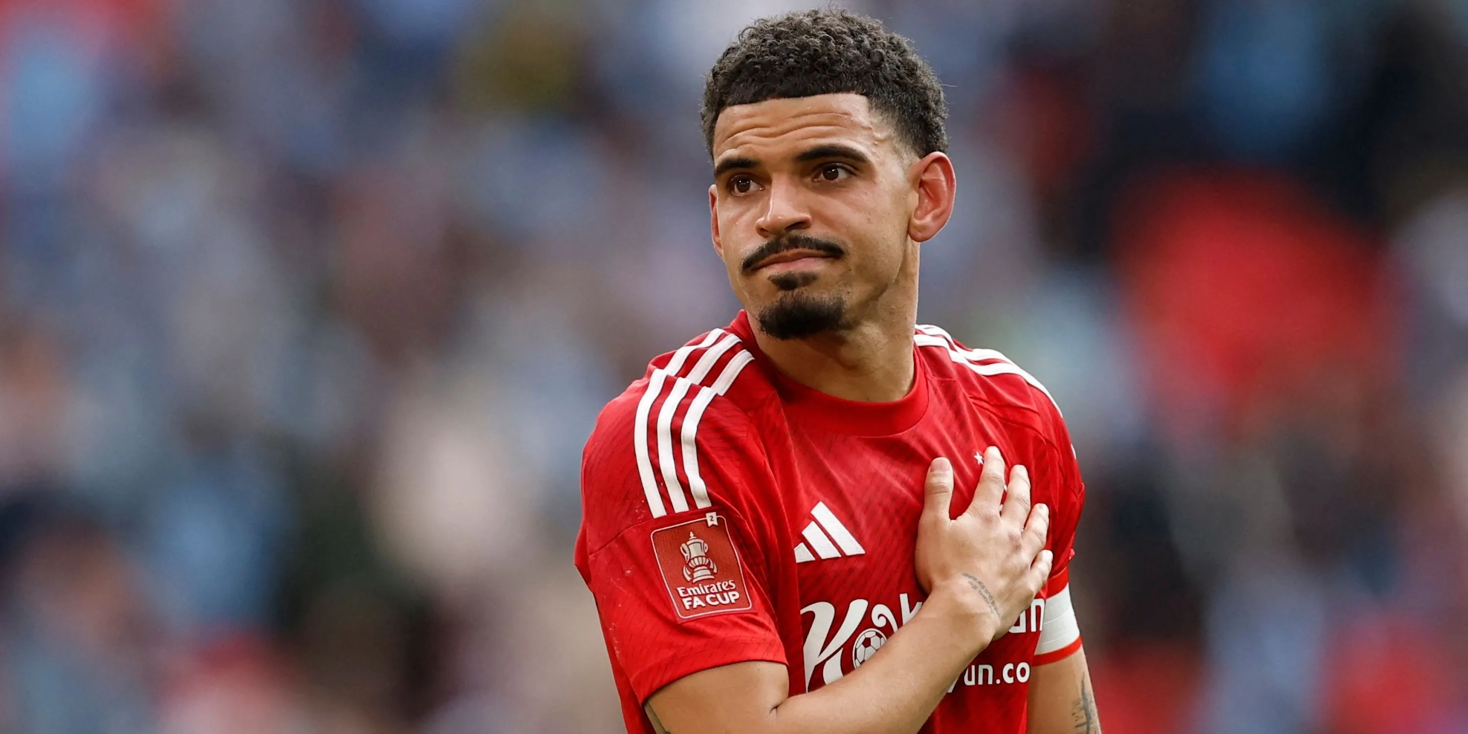 Morgan Gibbs-White thi đấu cho Nottingham Forest, mục tiêu 100 triệu bảng của Man City
