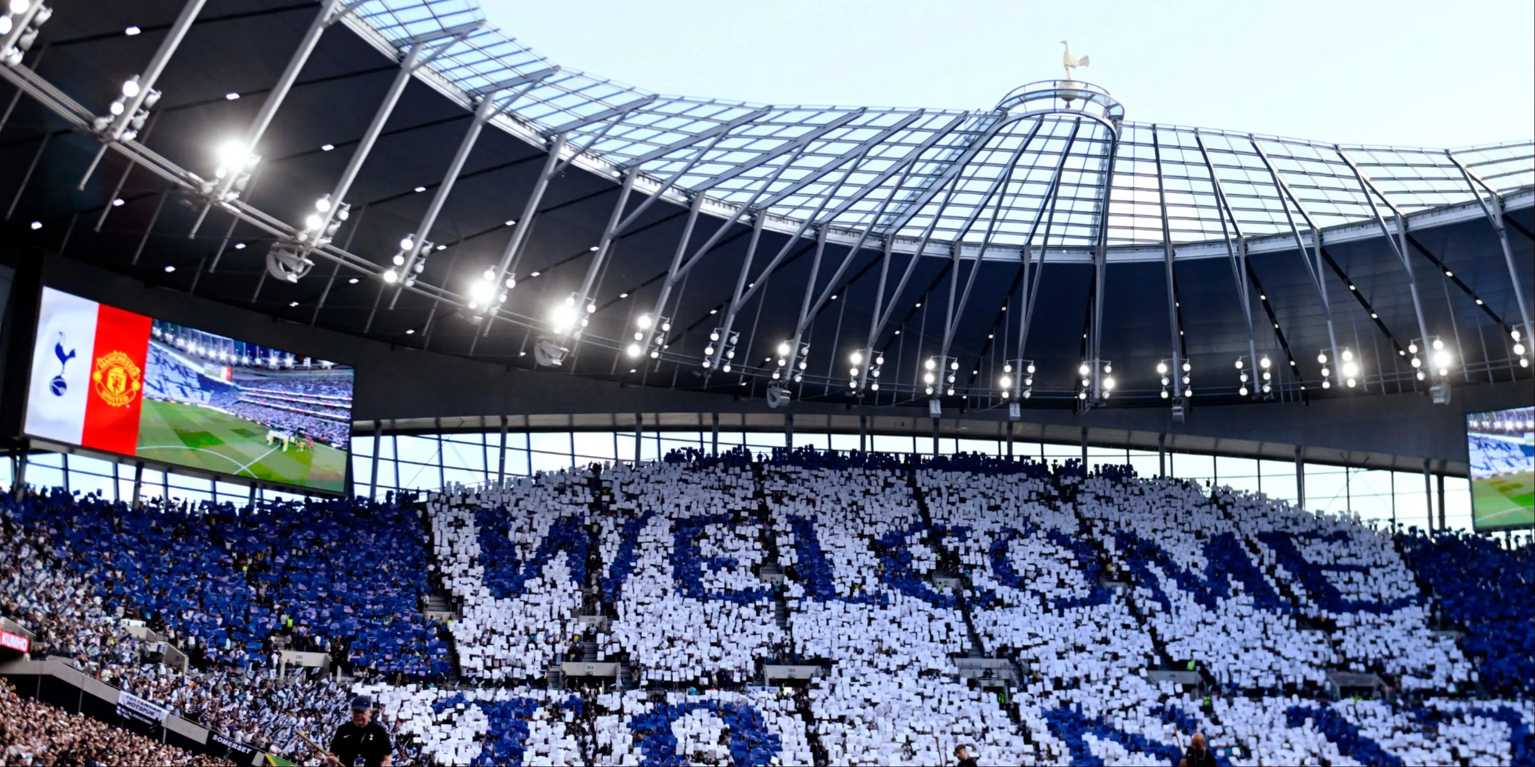 Toàn cảnh bên trong sân vận động Tottenham Hotspur một ngày nắng đẹp