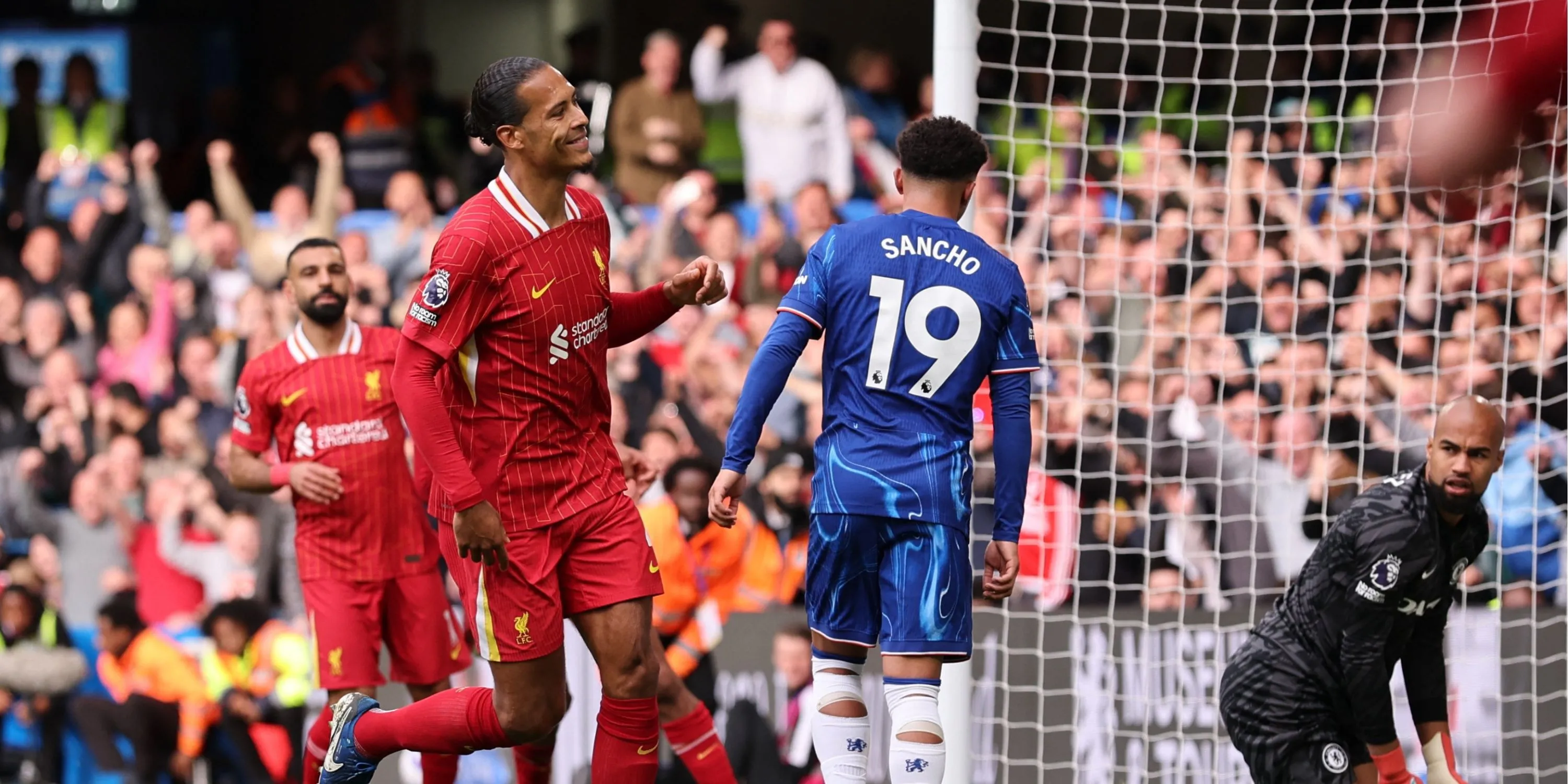 Trung vệ Virgil van Dijk của Liverpool, người ghi bàn gỡ danh dự trong trận thua Chelsea