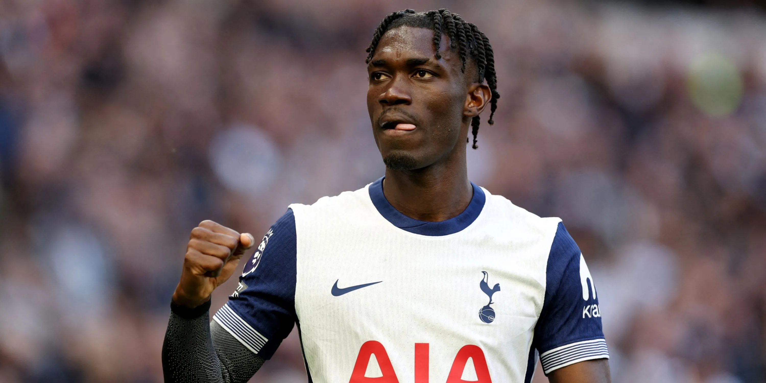 Yves Bissouma trong màu áo Tottenham thi đấu mờ nhạt trước West Ham