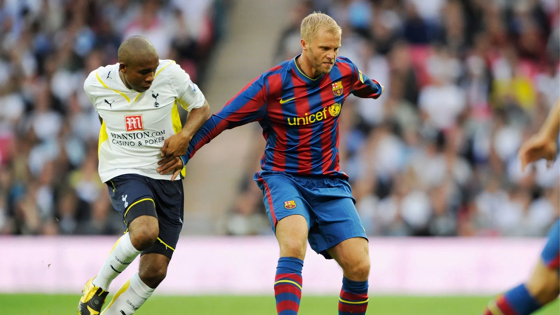 Eidur Gudjohnsen trong màu áo câu lạc bộ Barcelona