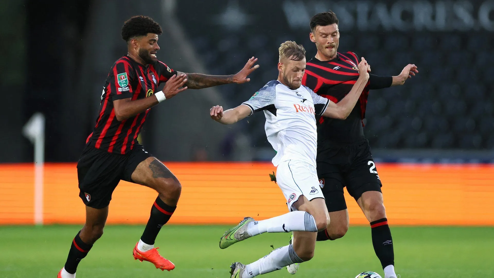 Harry Darling đang được nhiều câu lạc bộ Championship quan tâm