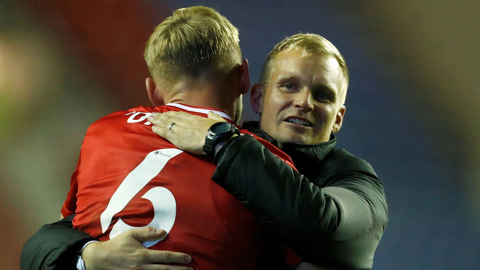 HLV Liam Manning cùng Harry Darling trong thời gian làm việc tại MK Dons