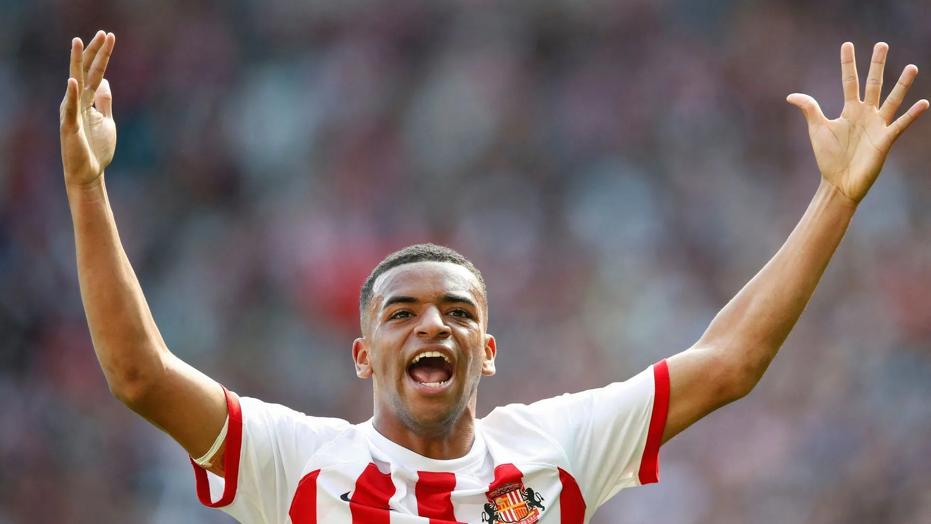 Jewison Bennette thi đấu cho Sunderland, cầu thủ Costa Rica không thành công tại Sân vận động Ánh sáng
