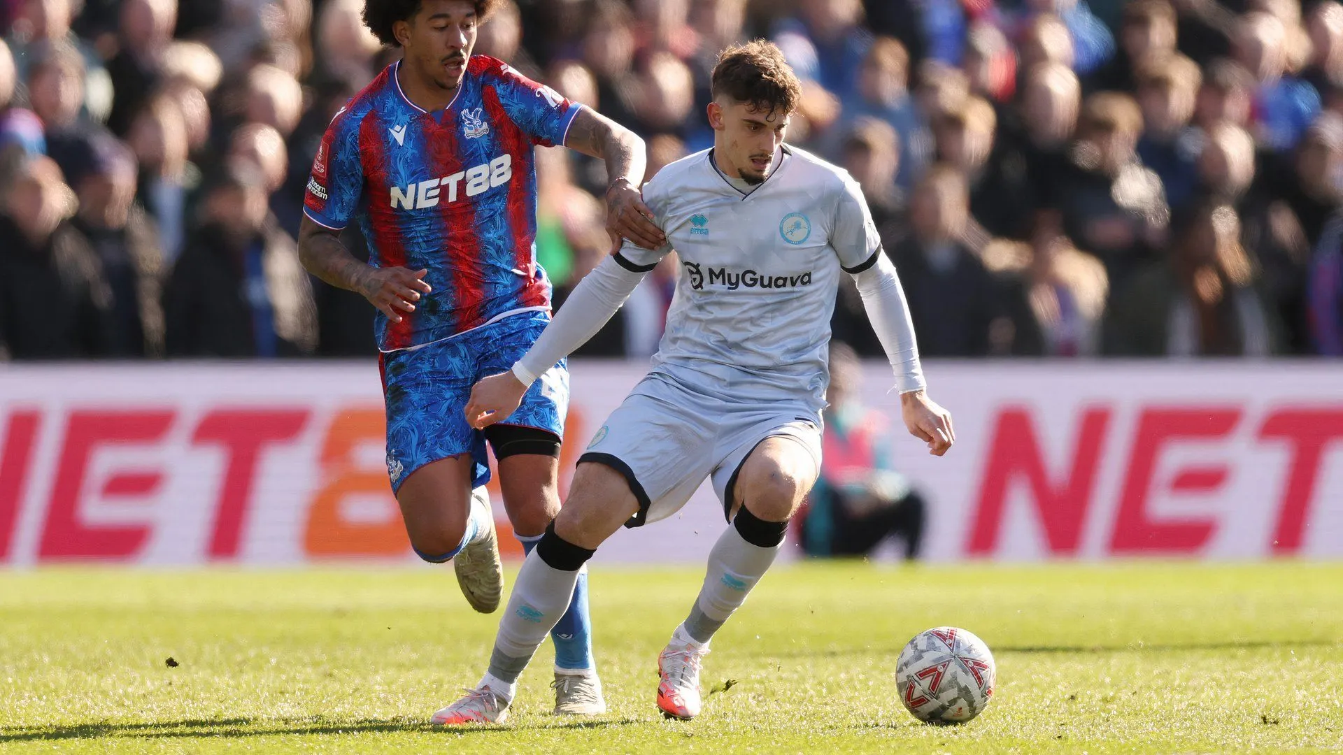 Mihailo Ivanovic nỗ lực thi đấu cho Millwall