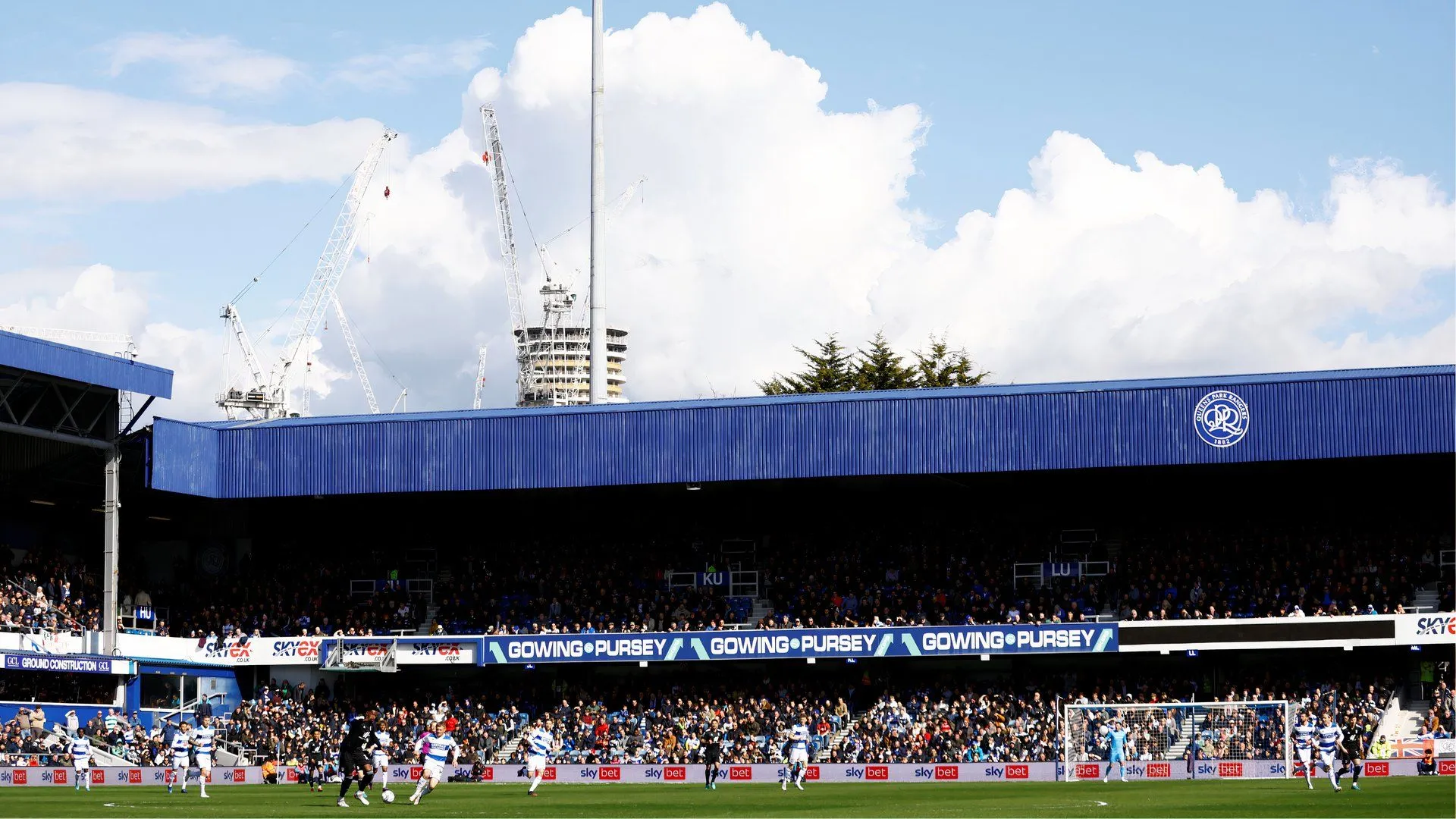 Sân vận động Loftus Road của QPR, nơi tiềm năng để Mothersille phát triển sự nghiệp.