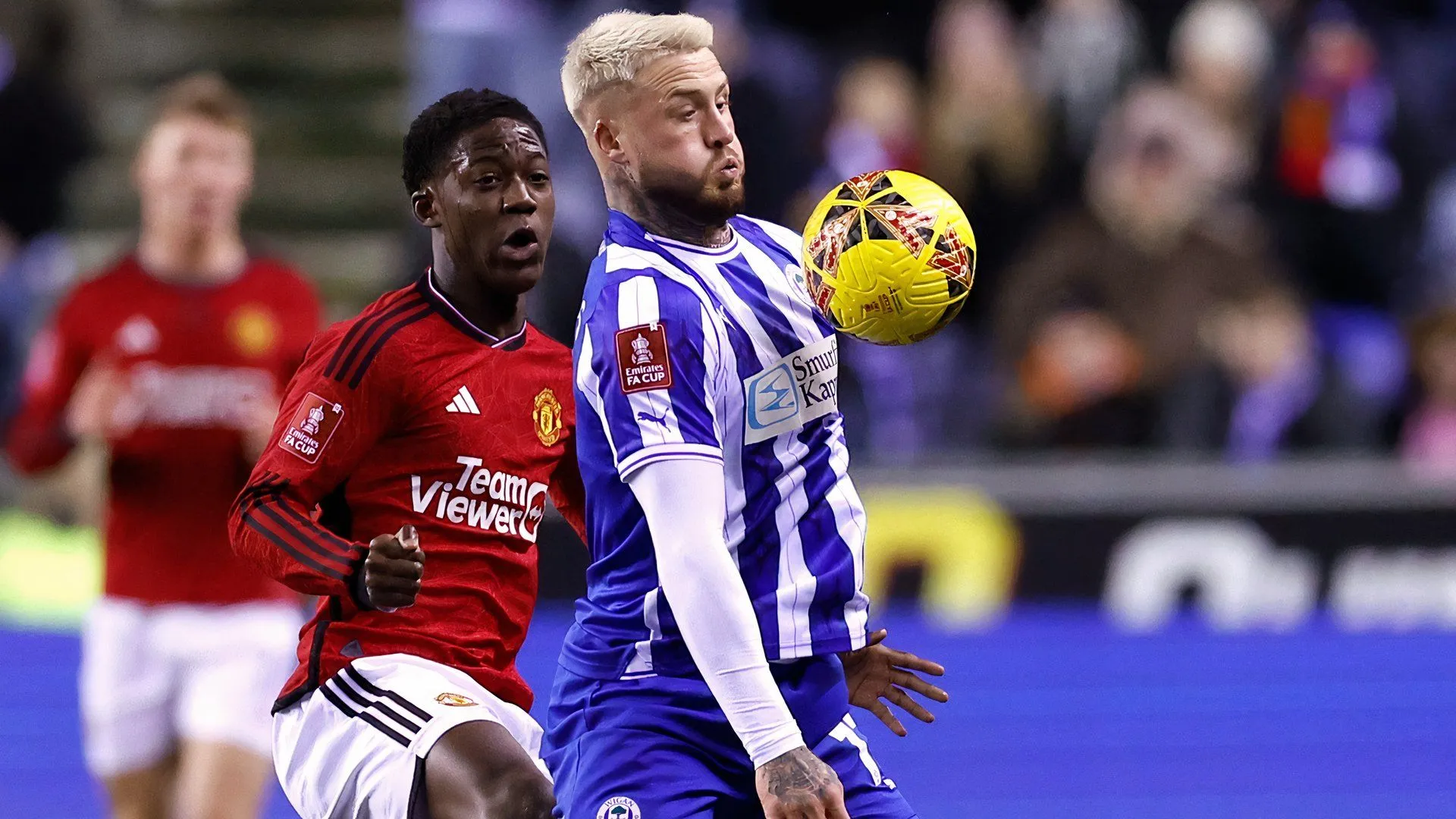 Stephen Humphrys - Lựa chọn kinh nghiệm cho hàng công đầy tham vọng của MK Dons.