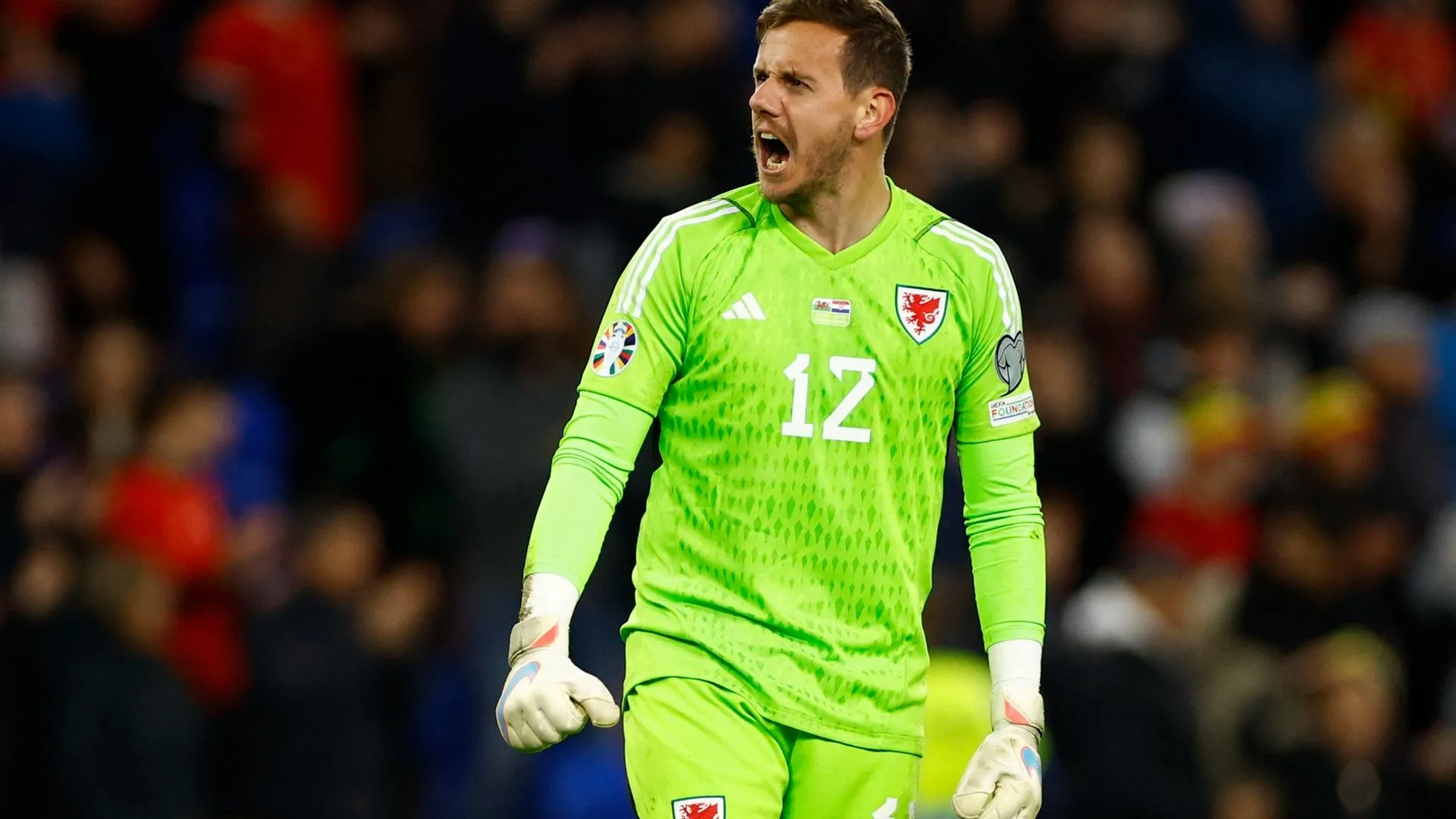 Thủ môn Danny Ward, người đang được đồn đoán có thể trở lại Wrexham.