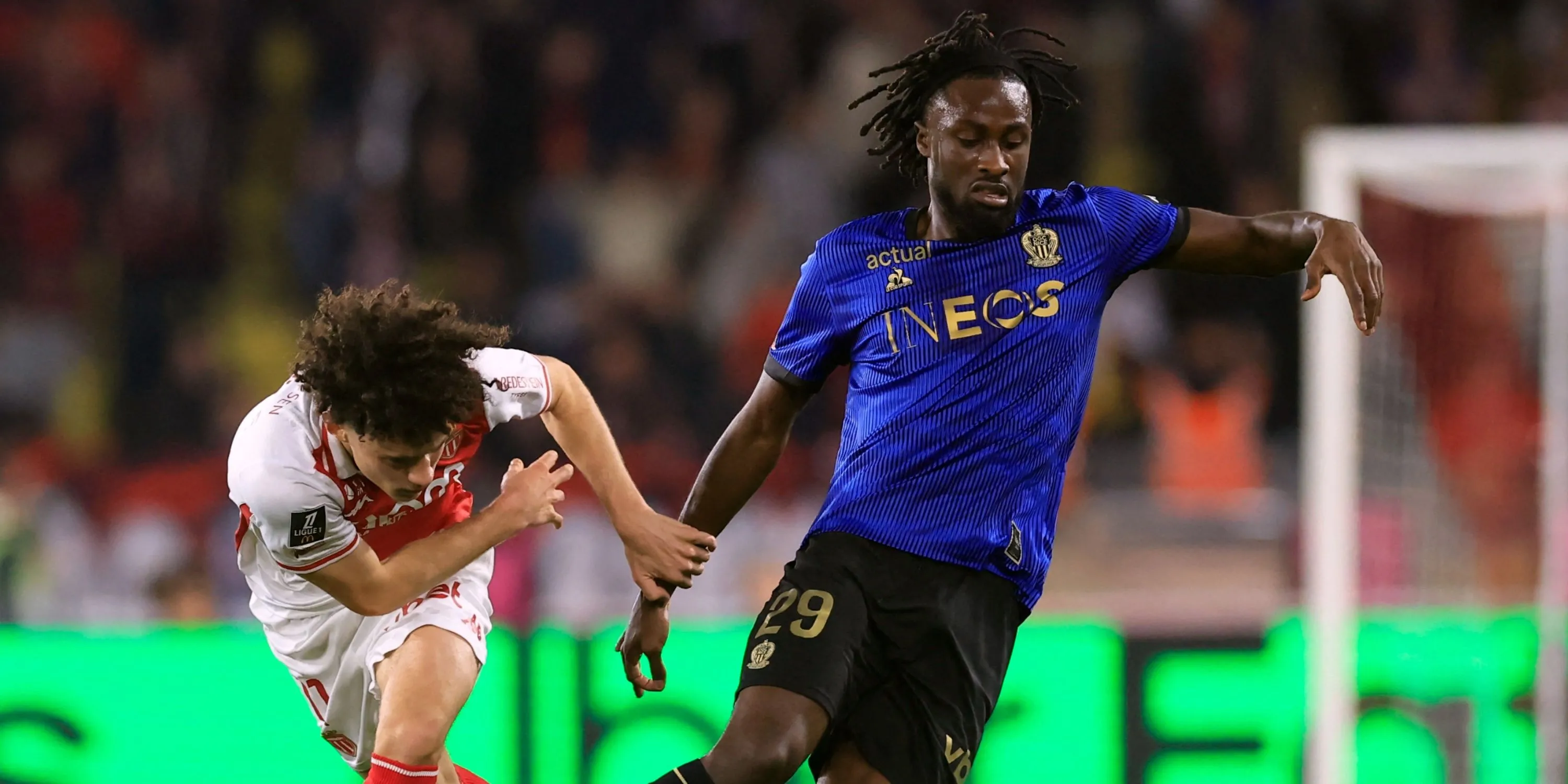 Evann Guessand trong màu áo OGC Nice, mục tiêu chuyển nhượng của Tottenham