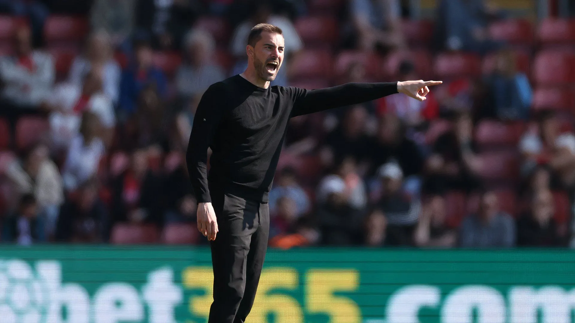 HLV Ruben Selles đang nhận được sự tin tưởng từ người hâm mộ Sheffield United với những chiến lược chuyển nhượng độc đáo và hiệu quả.