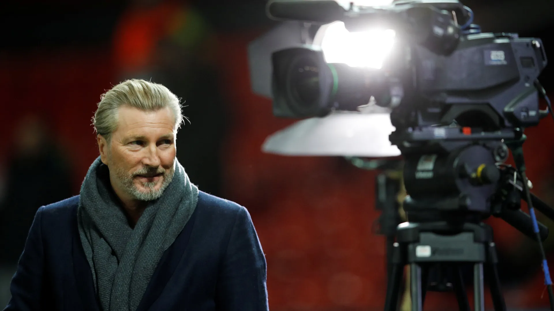 Huấn luyện viên Robbie Savage trên cương vị huấn luyện viên, đạt thành công cùng Macclesfield FC