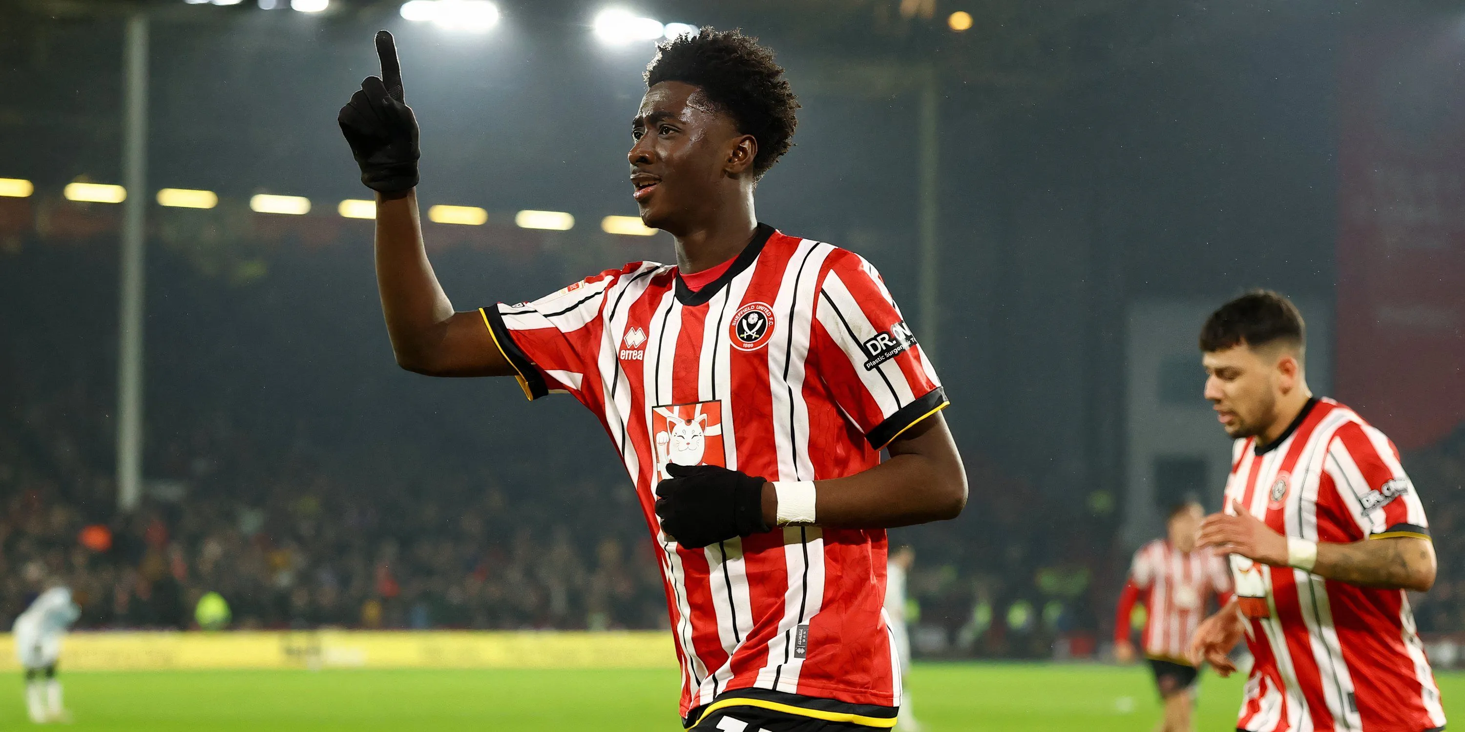 Jesurun Rak-Sakyi là mục tiêu của Rangers và Wolves