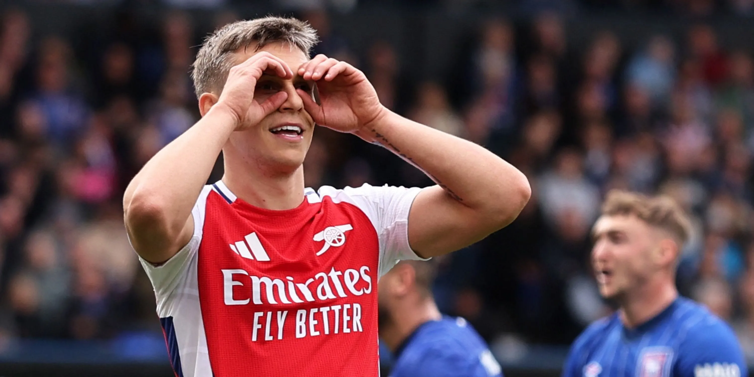 Leandro Trossard trong màu áo Arsenal, cầu thủ đang được Bayern Munich quan tâm.