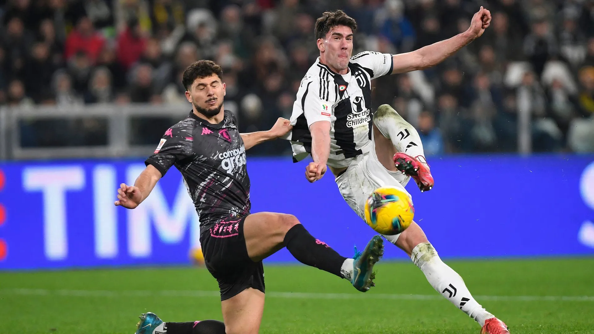 Liberato Cacace, cầu thủ đa năng của Empoli, sắp gia nhập Wrexham