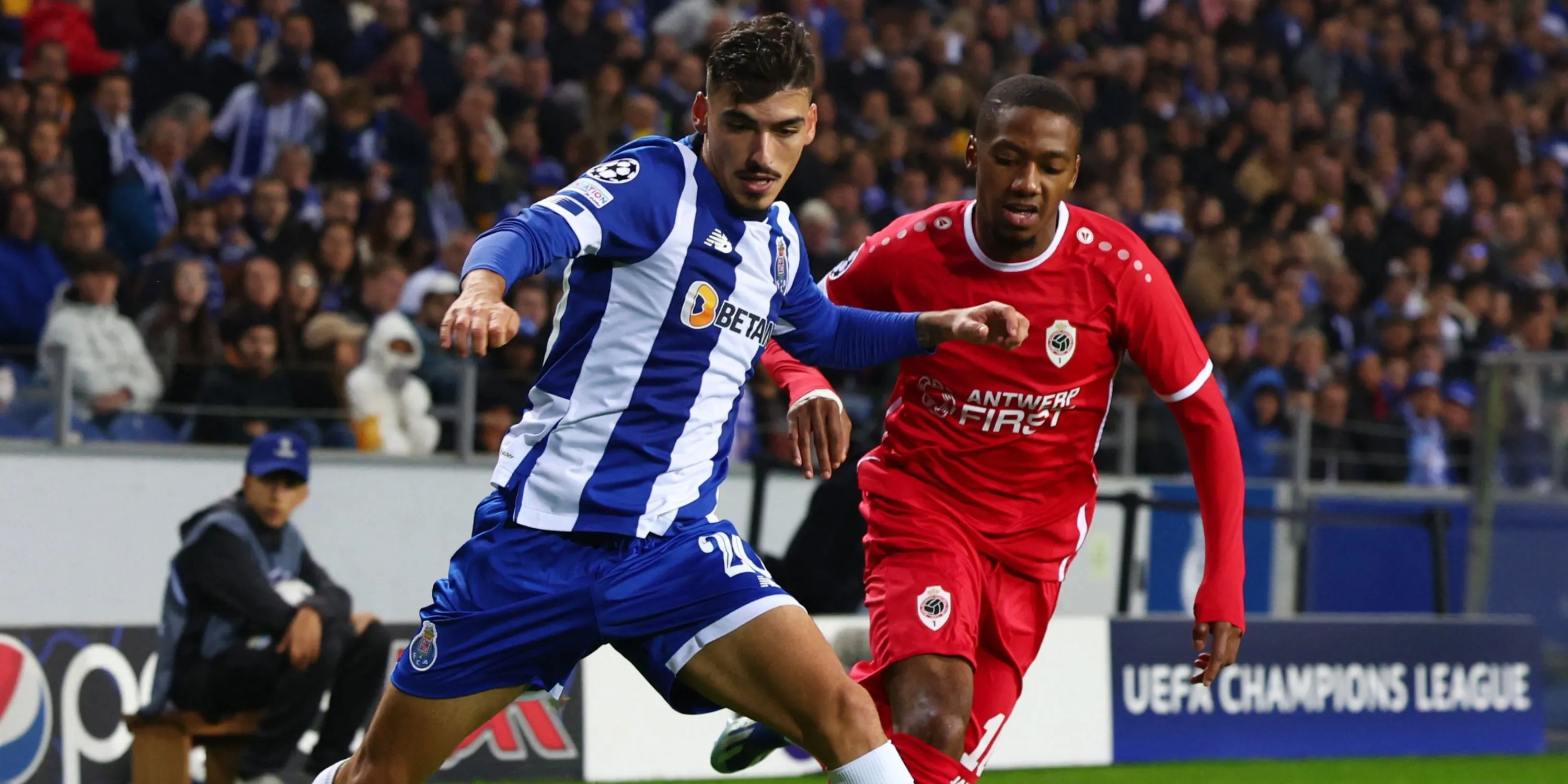 Michel-Ange Balikwisha thi đấu cho Royal Antwerp