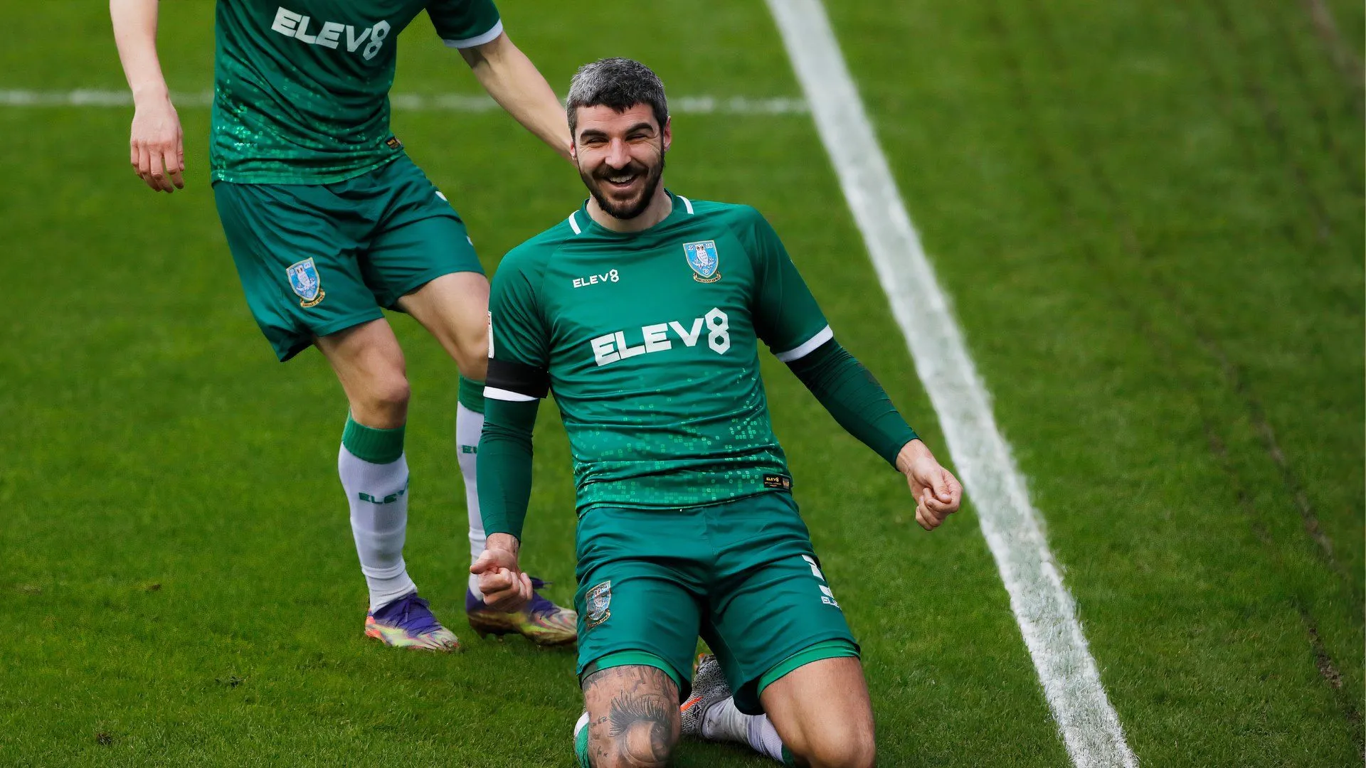 Tiền đạo Callum Paterson thi đấu năng nổ cho Sheffield Wednesday, chứng tỏ vai trò chủ chốt trên hàng công