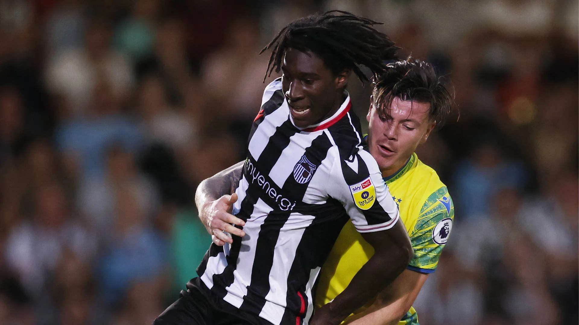 Tiền đạo trẻ Bim Pepple, bản hợp đồng mới đầy triển vọng của Plymouth Argyle từ Luton Town