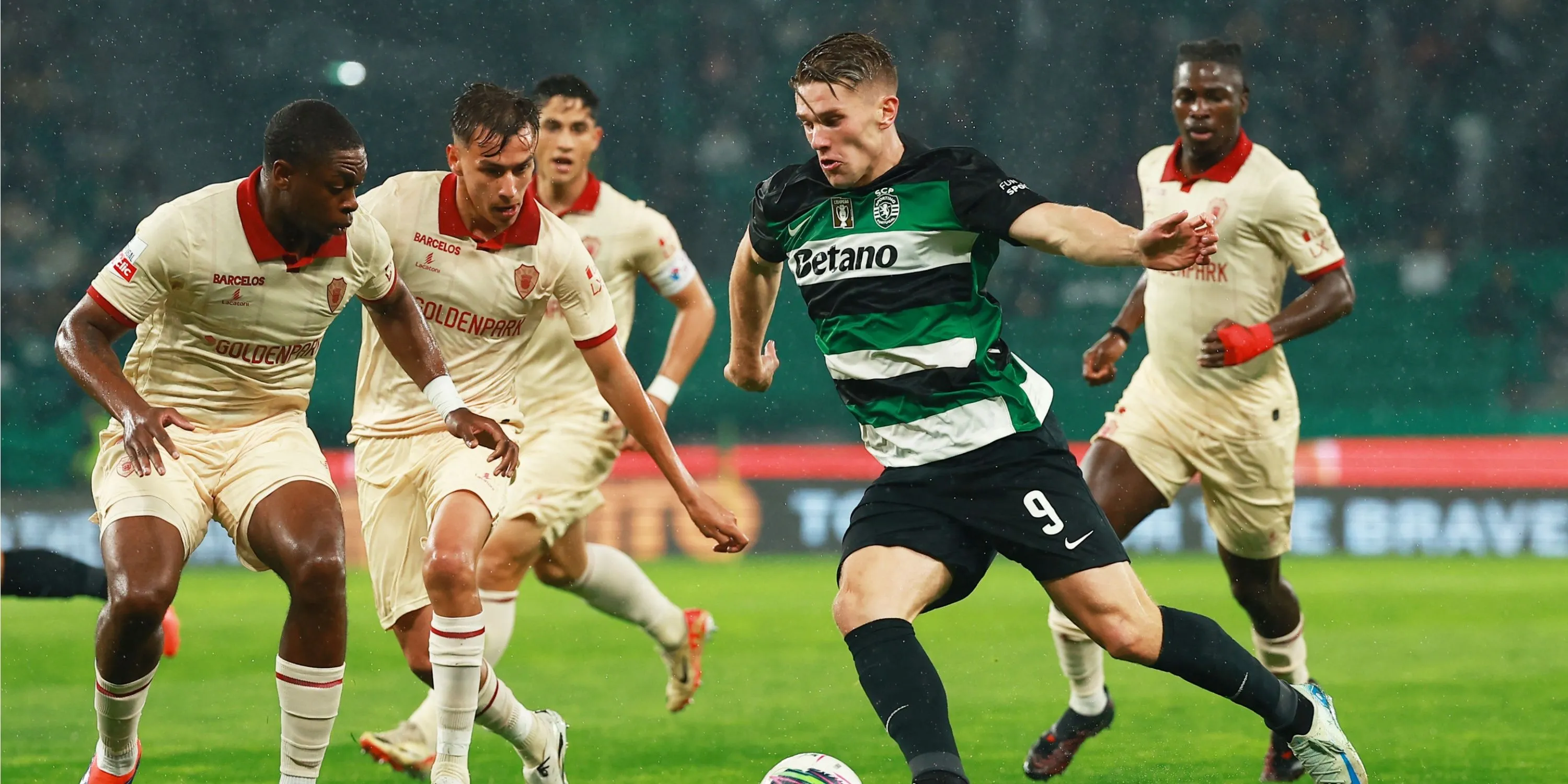 Tiền đạo Viktor Gyokeres trong màu áo câu lạc bộ Sporting CP.