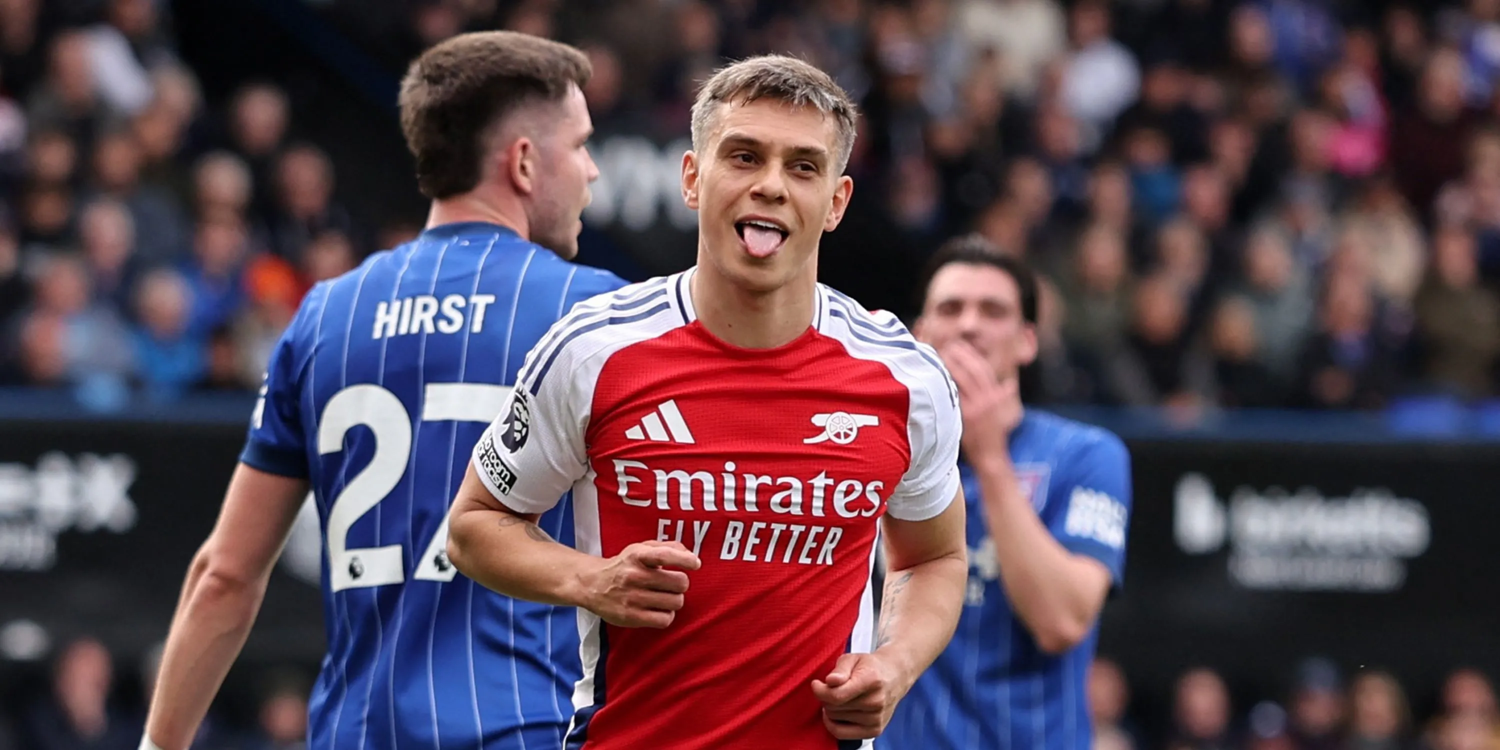 Leandro Trossard thi đấu cho Arsenal