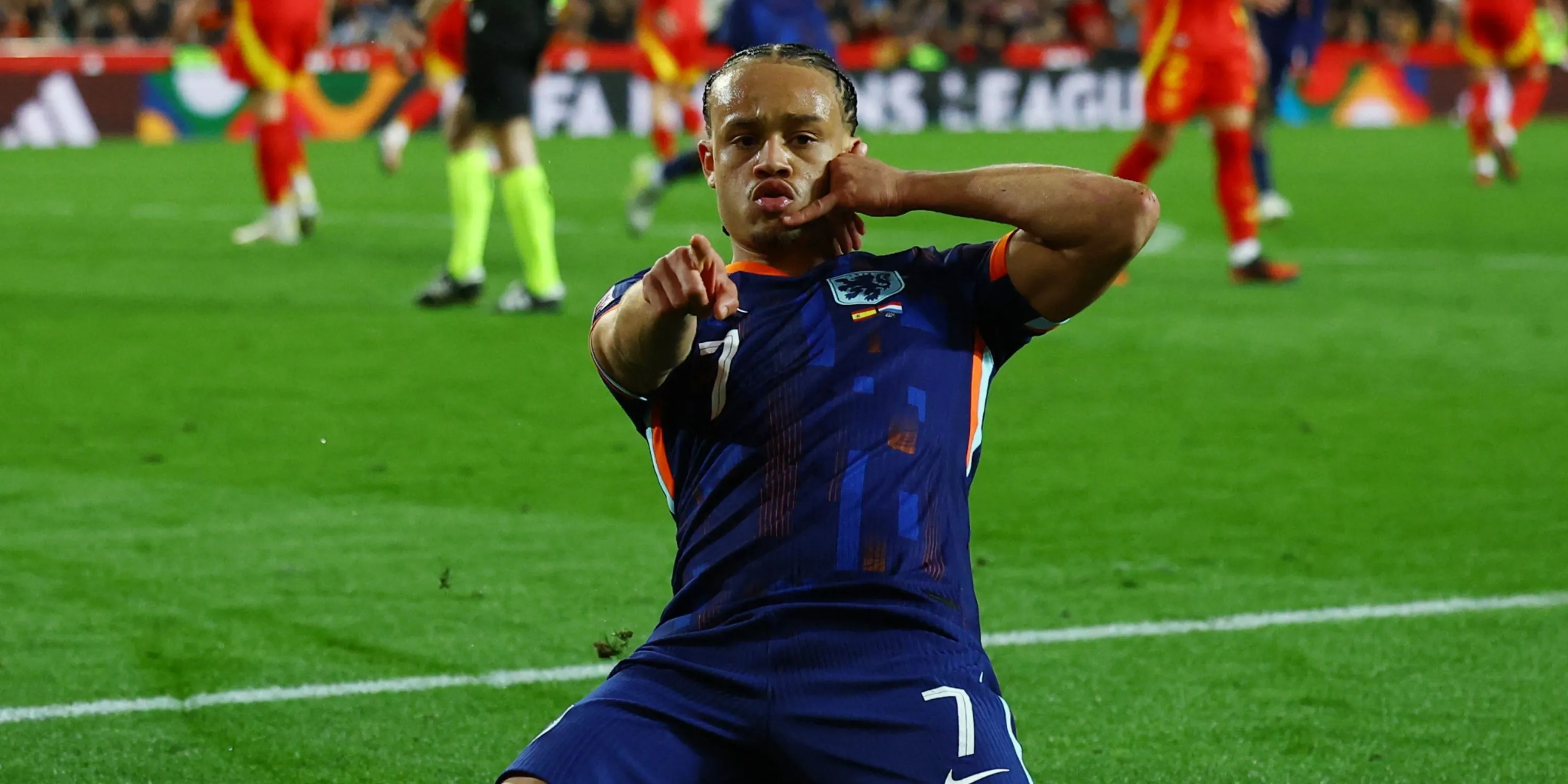 Tiền vệ trẻ tài năng Xavi Simons trong màu áo RB Leipzig, là mục tiêu chuyển nhượng hàng đầu của Chelsea