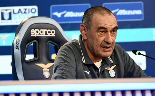 Toma Basic ăn mừng bàn thắng duy nhất, giúp Lazio đánh bại Juventus và khiến Sarri hài lòng